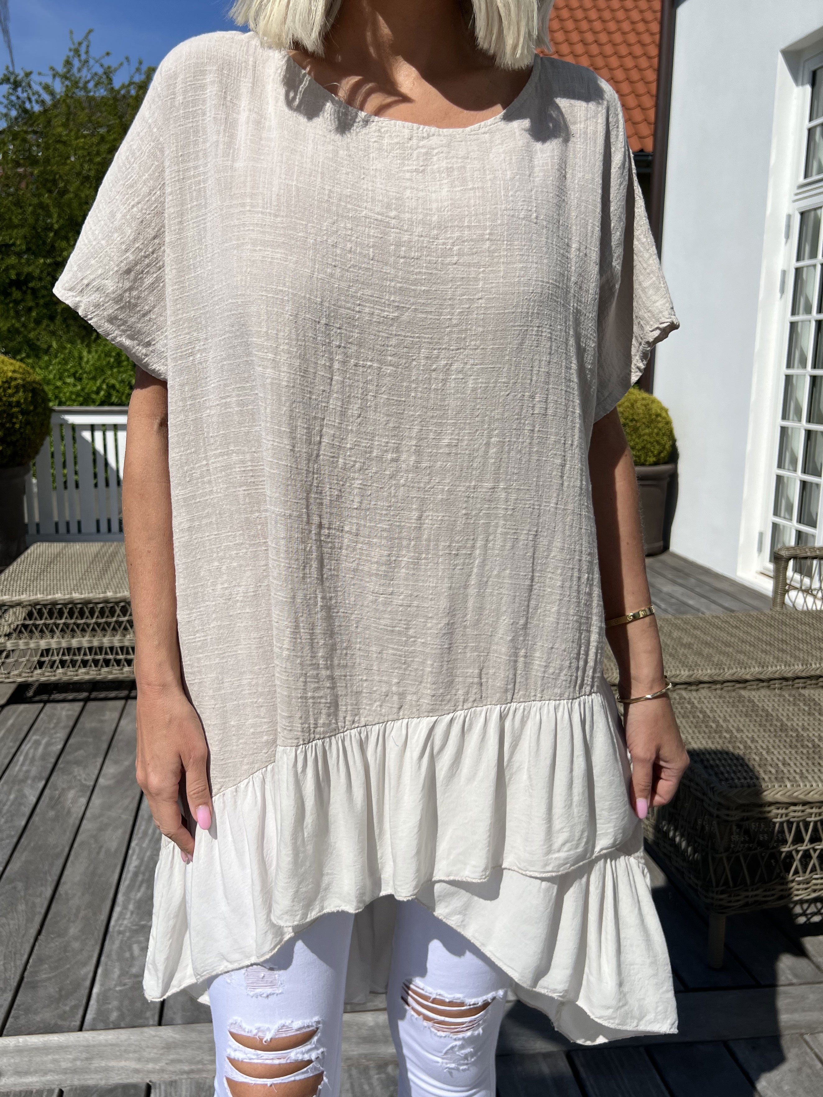 Elba - Tunika i forskudt længde med flæser